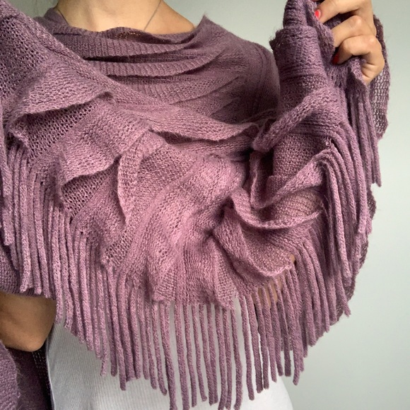 Beautiful Purple Fall Poncho / One Size - Picture 5 of 6
